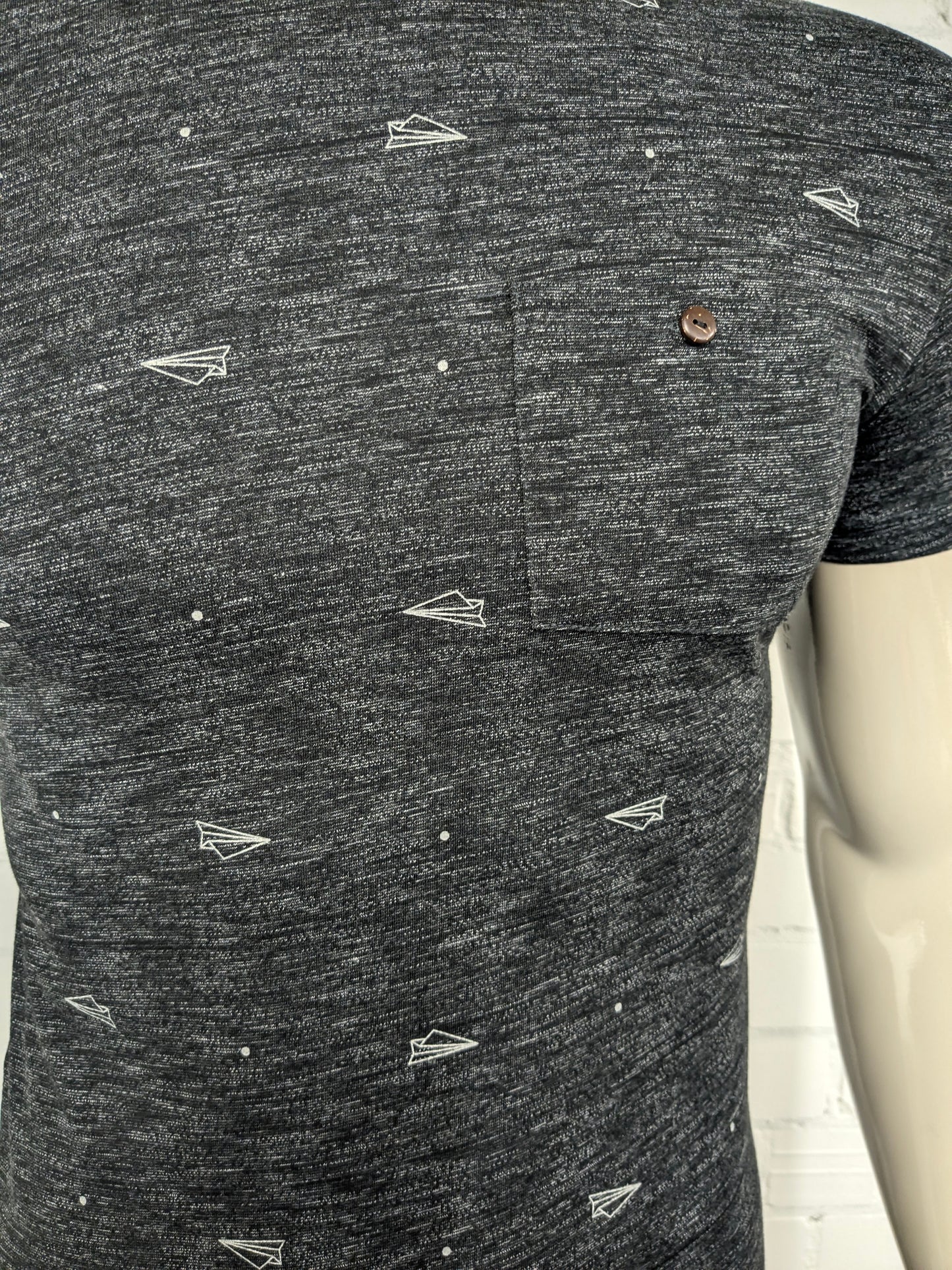 Kultivate shirt. Zwart Grijs gemêleerd met print. Maat XS.