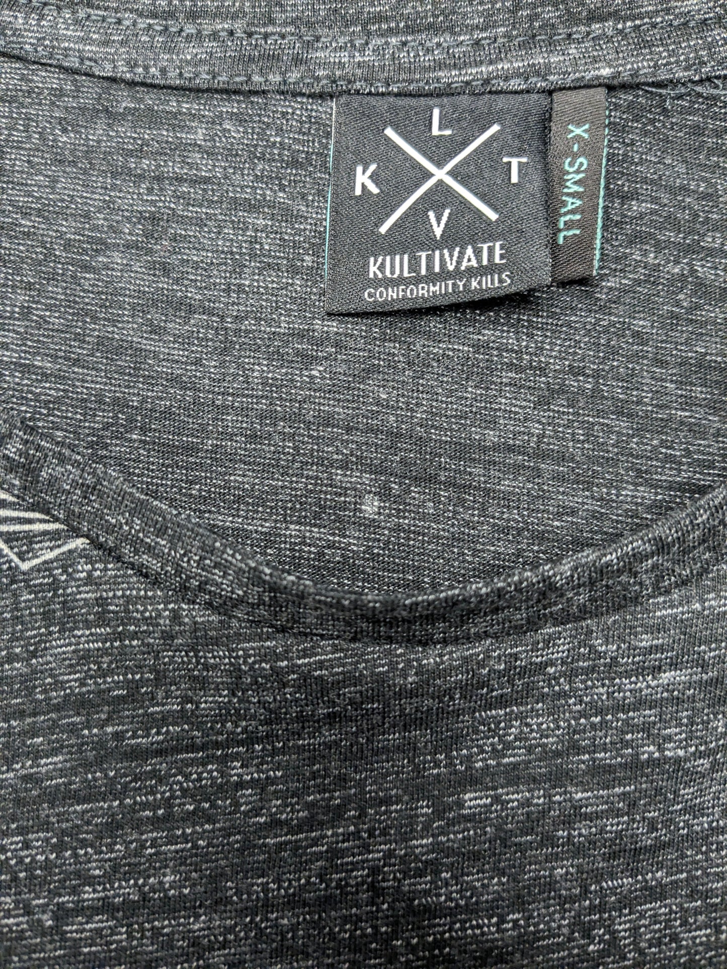 Kultivate shirt. Zwart Grijs gemêleerd met print. Maat XS.