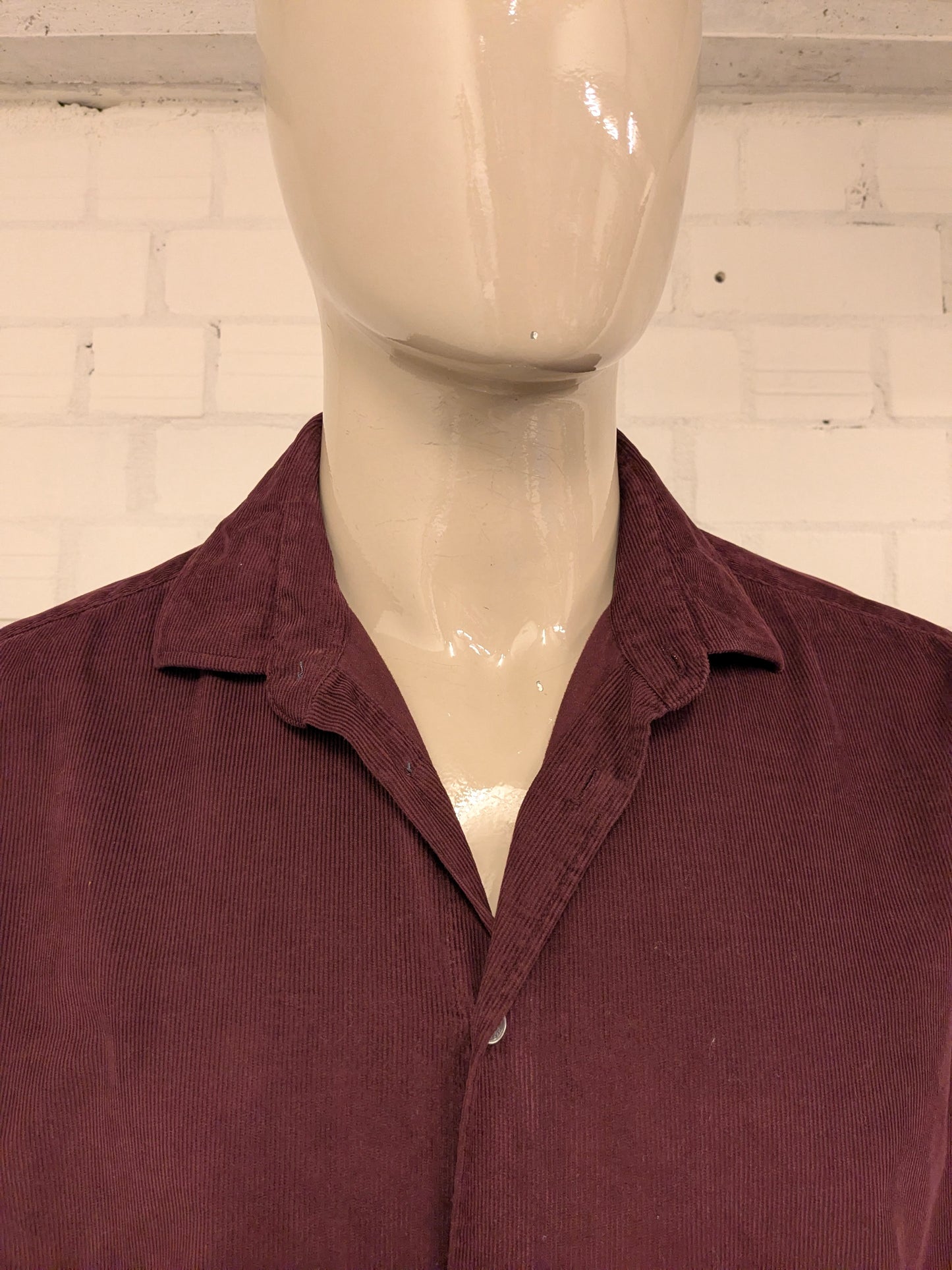 Mr. Marvis rib overhemd. Fijne rib. Bordeaux gekleurd. Maat 2XL / XXL.