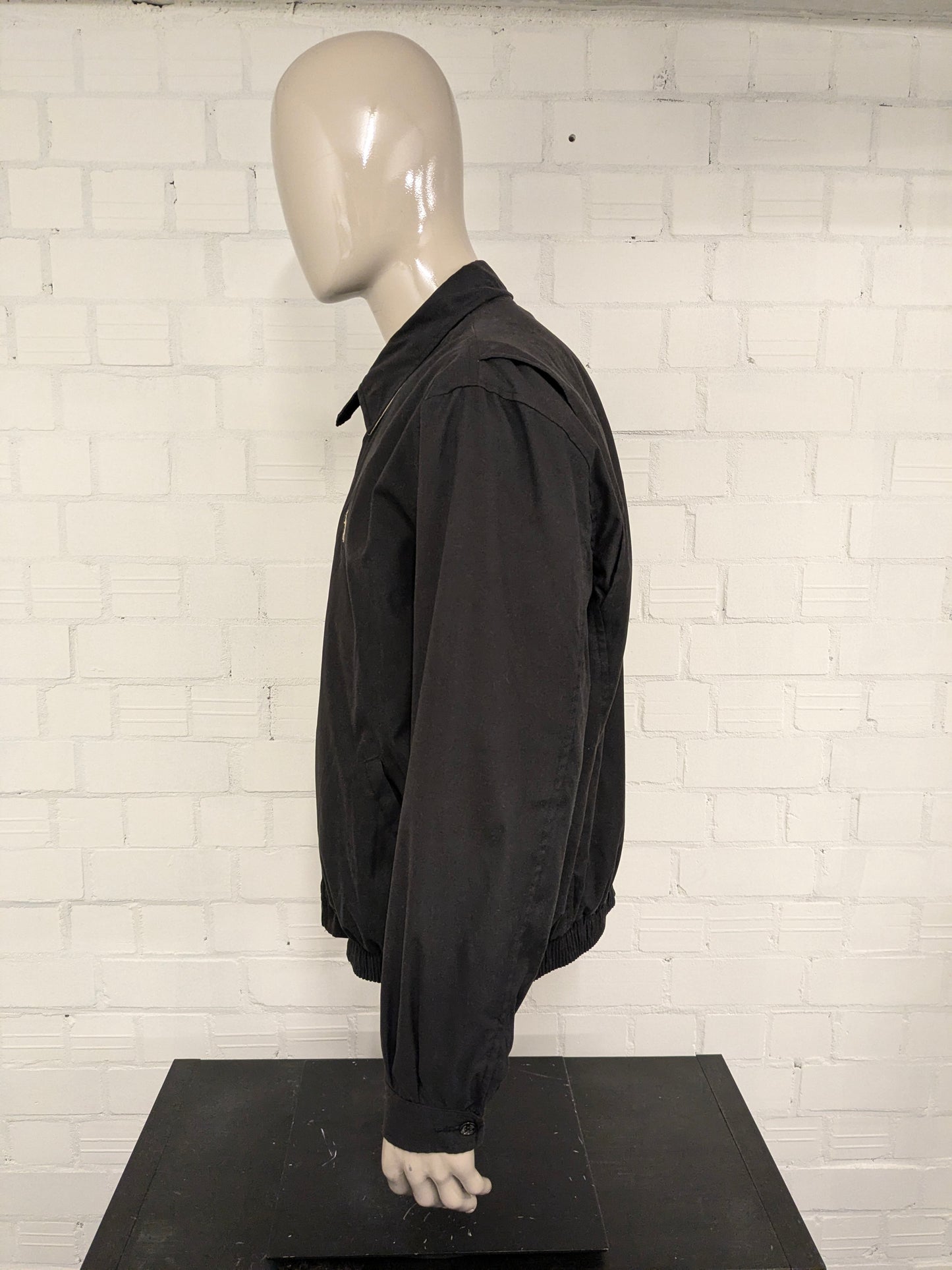Leicht gefütterte Vintage-Jacke von Polo Ralph Lauren. Schwarz gefärbt. Größe (XL) 3XL / XXXL.