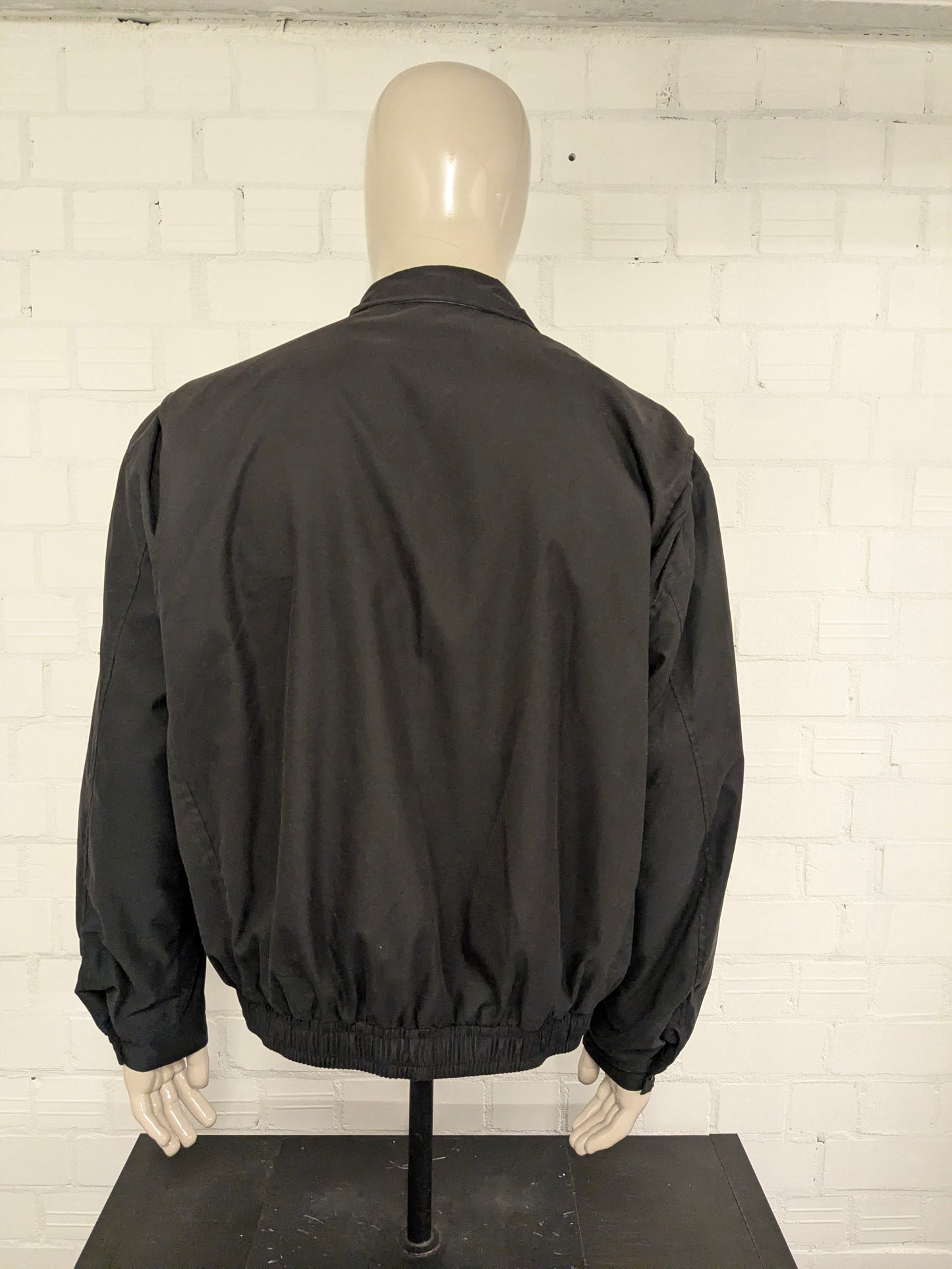 Leicht gefütterte Vintage-Jacke von Polo Ralph Lauren. Schwarz gefärbt. Größe (XL) 3XL / XXXL.
