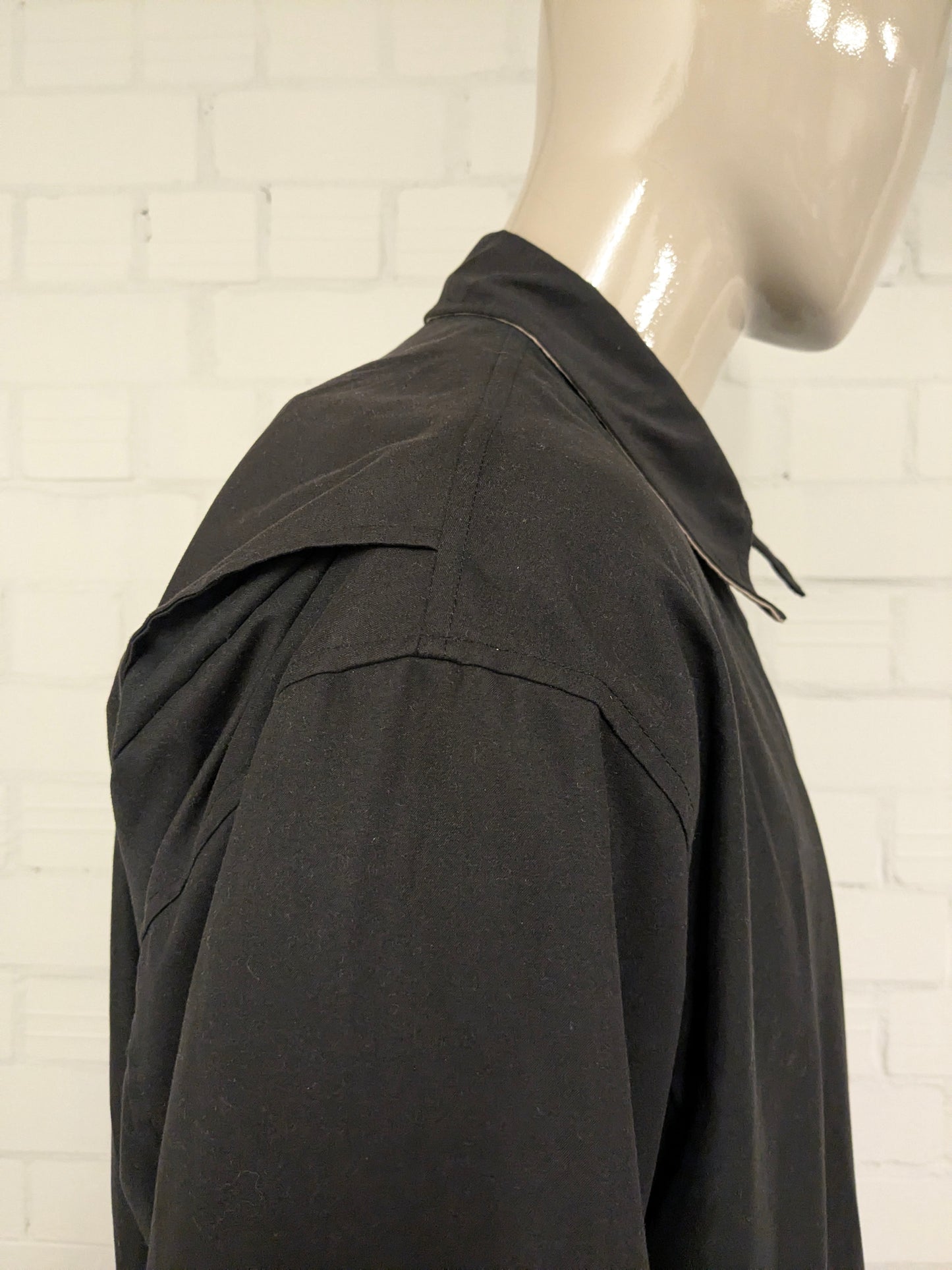 Leicht gefütterte Vintage-Jacke von Polo Ralph Lauren. Schwarz gefärbt. Größe (XL) 3XL / XXXL.