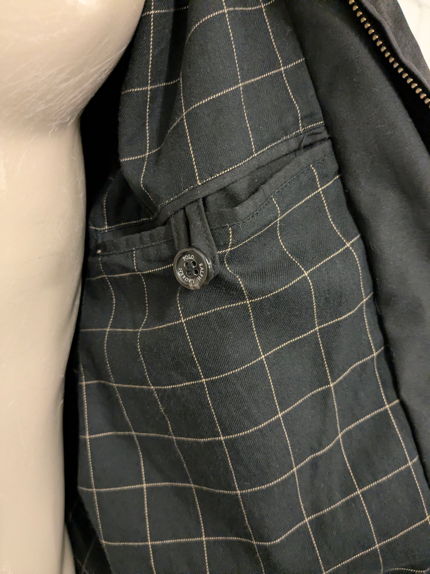 Leicht gefütterte Vintage-Jacke von Polo Ralph Lauren. Schwarz gefärbt. Größe (XL) 3XL / XXXL.