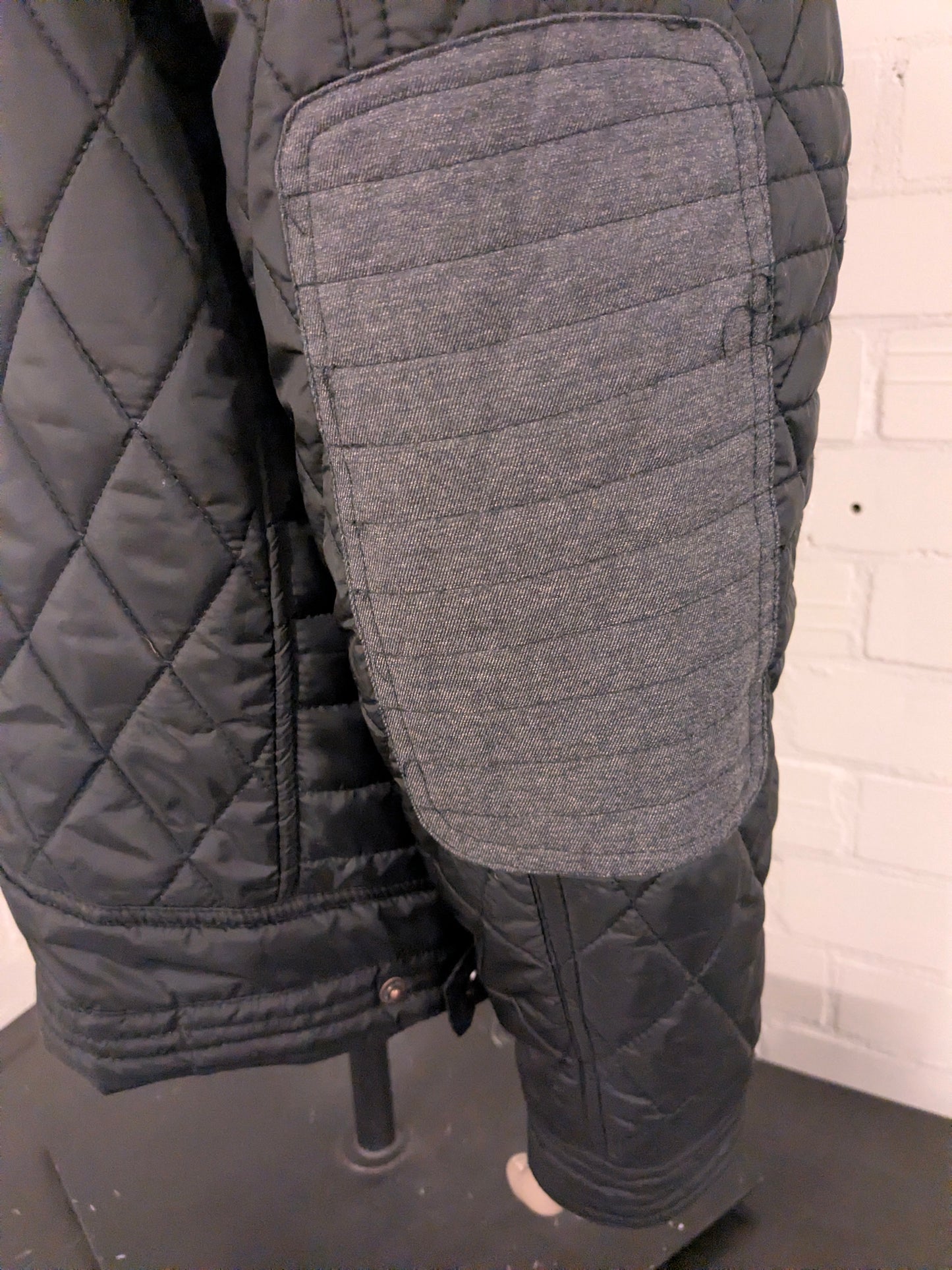 Tailor & Son tussen jas. Zwart Grijs gekleurd. Maat 56 / XL.