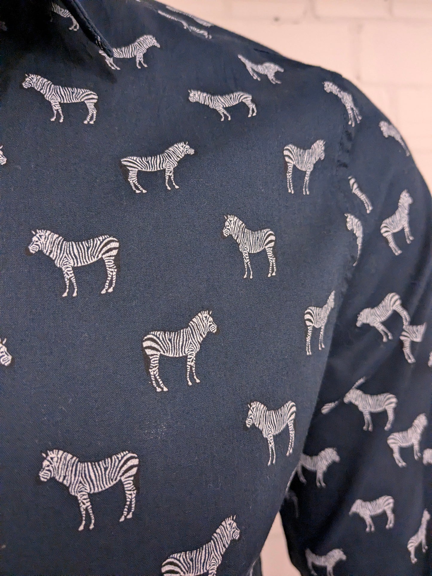 H&M overhemd. Blauw Witte zebra print. Maat L. slim fit.