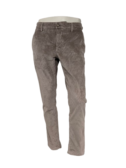 Gerippte Hose von Jacob Cohen. Beigefarben. Aber W36 – L34. Geben Sie „Bobby“ ein.