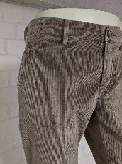 Jacob Cohen ribbroek. Beige gekleurd. Maar W36 - L34. type "Bobby".