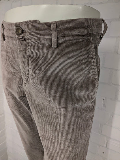 Jacob Cohen ribbroek. Beige gekleurd. Maar W36 - L34. type "Bobby".