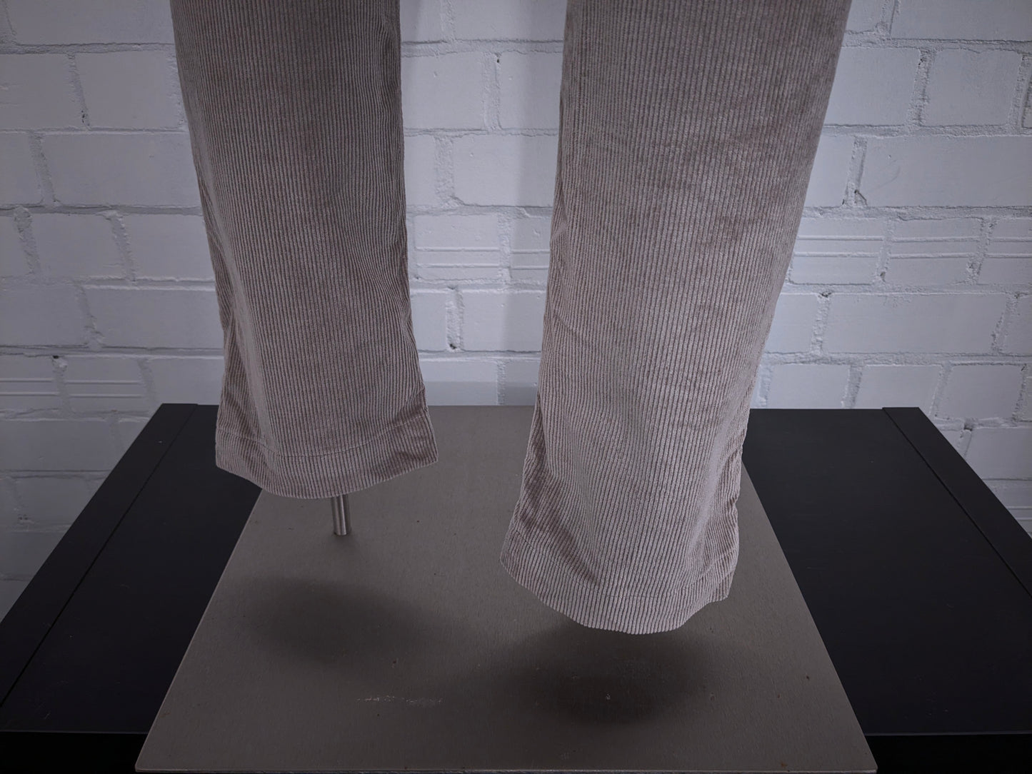 Jacob Cohen ribbroek. Beige gekleurd. Maar W36 - L34. type "Bobby".