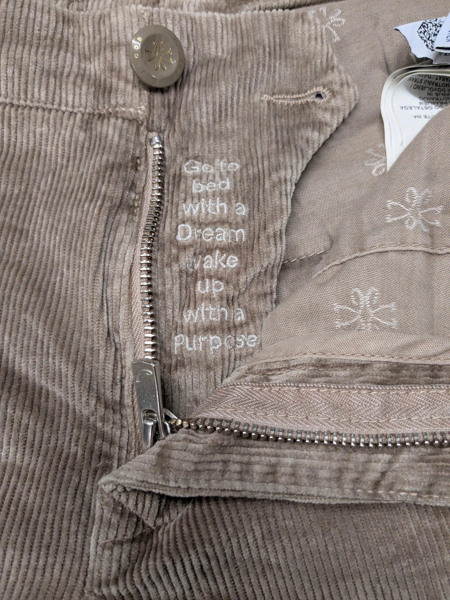 Jacob Cohen ribbroek. Beige gekleurd. Maar W36 - L34. type "Bobby".