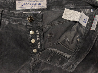 Pantalón de canalé Jacob Cohen. costilla fina. Color gris oscuro. Tamaño W36 - L34. escriba "estilo 622".