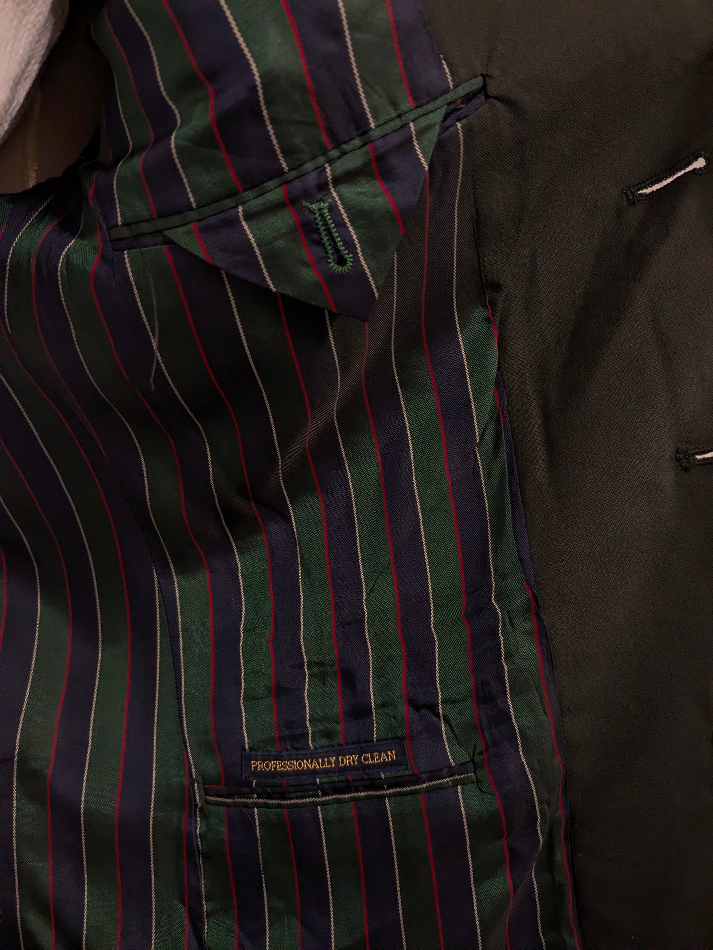 Vintage Tommy Hilfiger Jacke. Dunkelgrün mit schönen Knöpfen. Größe 56 / XL.
