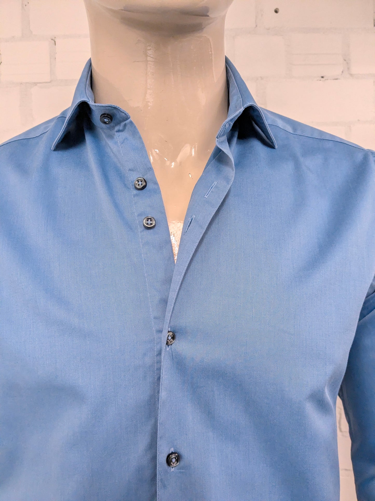 Chemise Gentiluomo Silverline. Motif brillant bleu clair. Taille M.