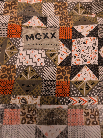 Mexx-Shirt im Vintage-Stil. Orange-grün-weißer Druck. Größe XL.