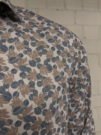 R2 Amsterdam overhemd. Blauw Bruin Wit Bladeren print. Maat L.