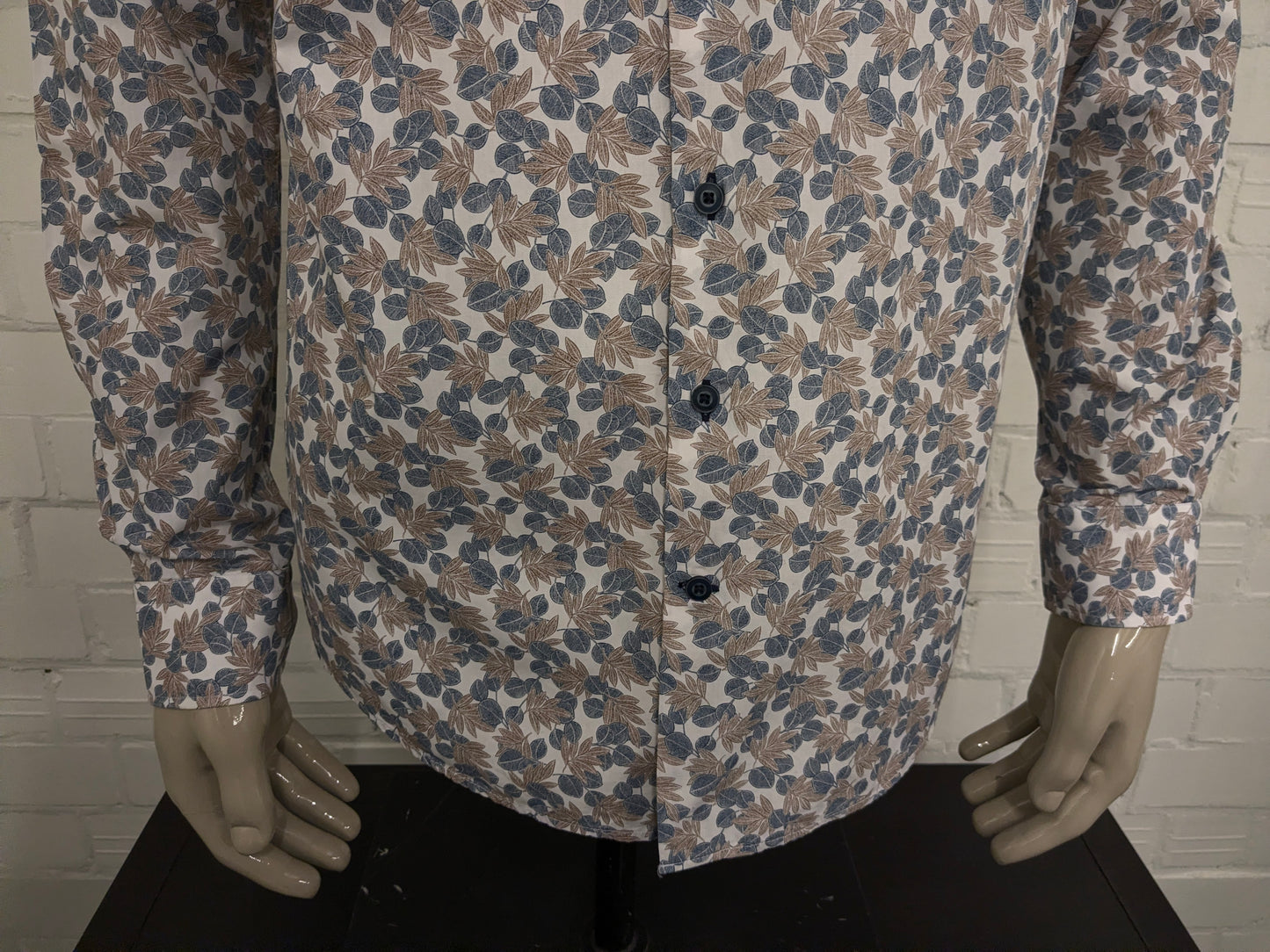 R2 Amsterdam overhemd. Blauw Bruin Wit Bladeren print. Maat L.