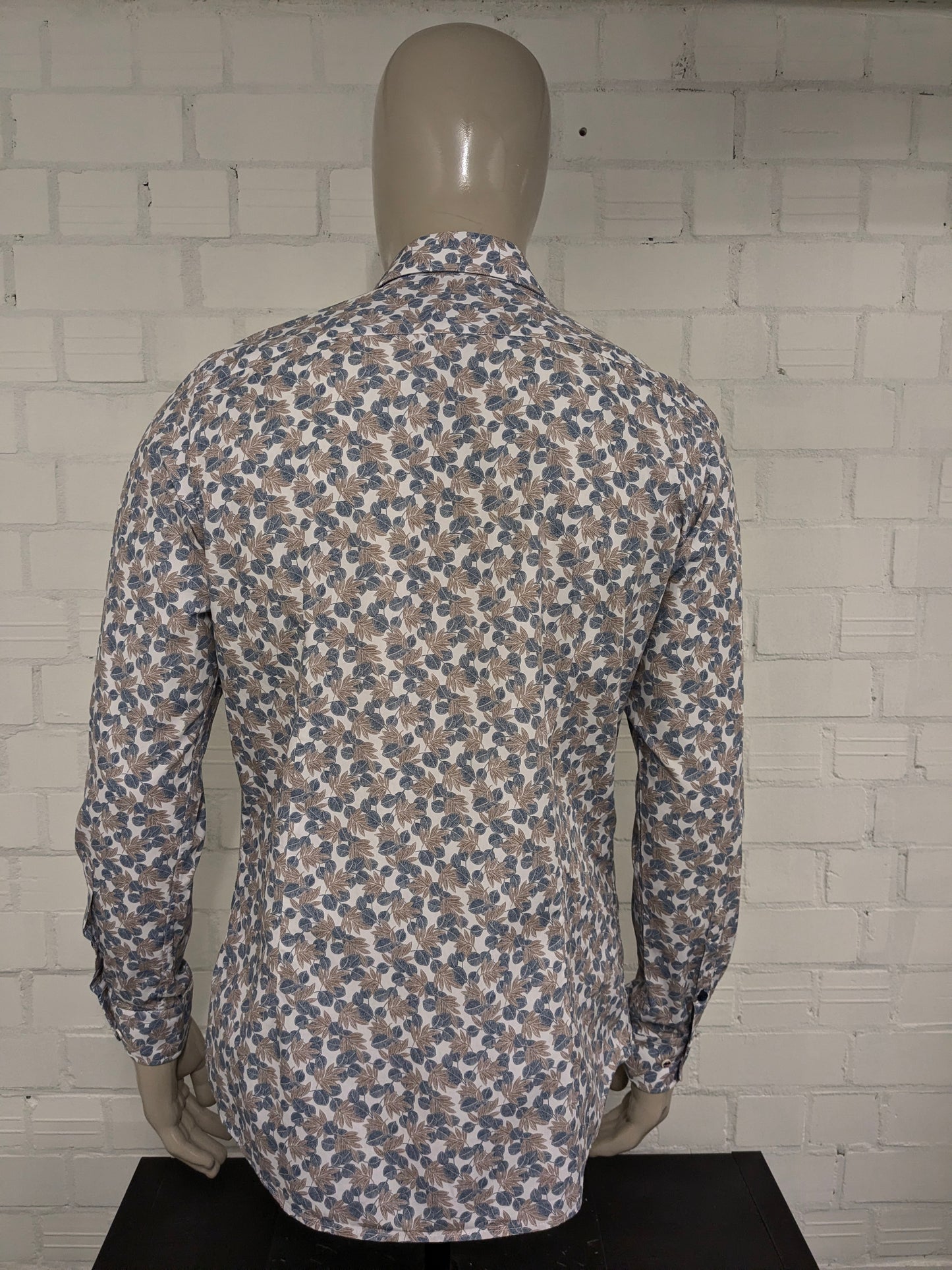 R2 Amsterdam overhemd. Blauw Bruin Wit Bladeren print. Maat L.