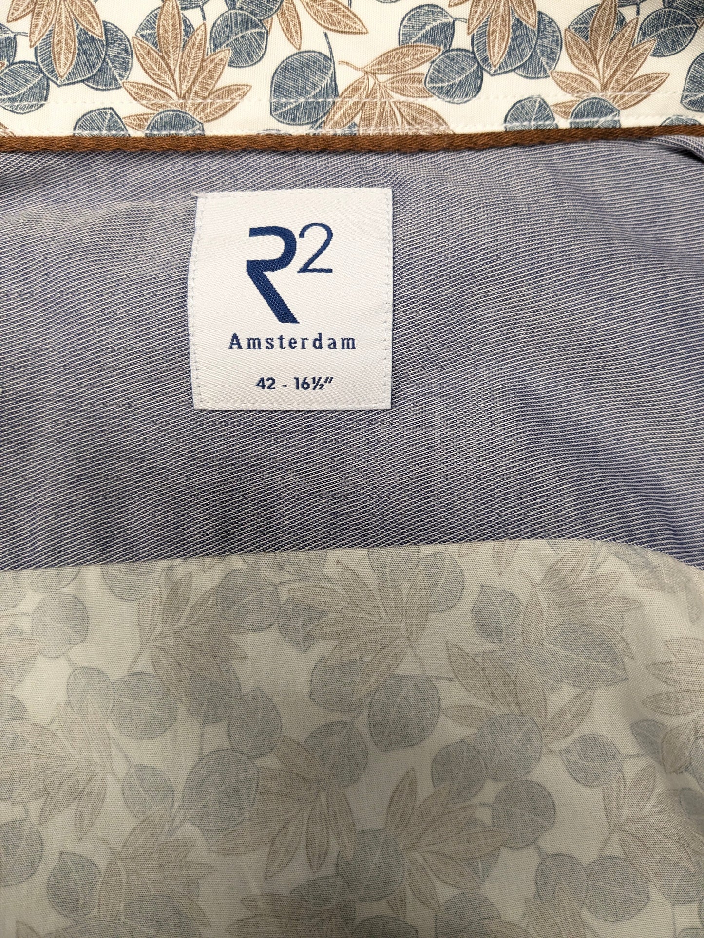 R2 Amsterdam overhemd. Blauw Bruin Wit Bladeren print. Maat L.