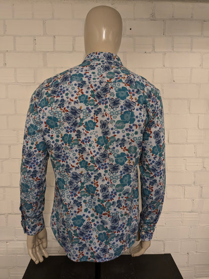 NZA New Zealand Auckland shirt. Blue Green Red Floral print. Size L.