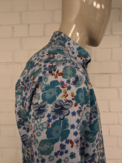 NZA New Zealand Auckland shirt. Blue Green Red Floral print. Size L.