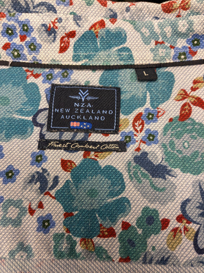 NZA New Zealand Auckland shirt. Blue Green Red Floral print. Size L.