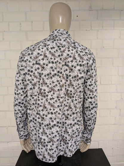 Chemise état de l’art. Motif feuille gris marron bleu. Taille XL.