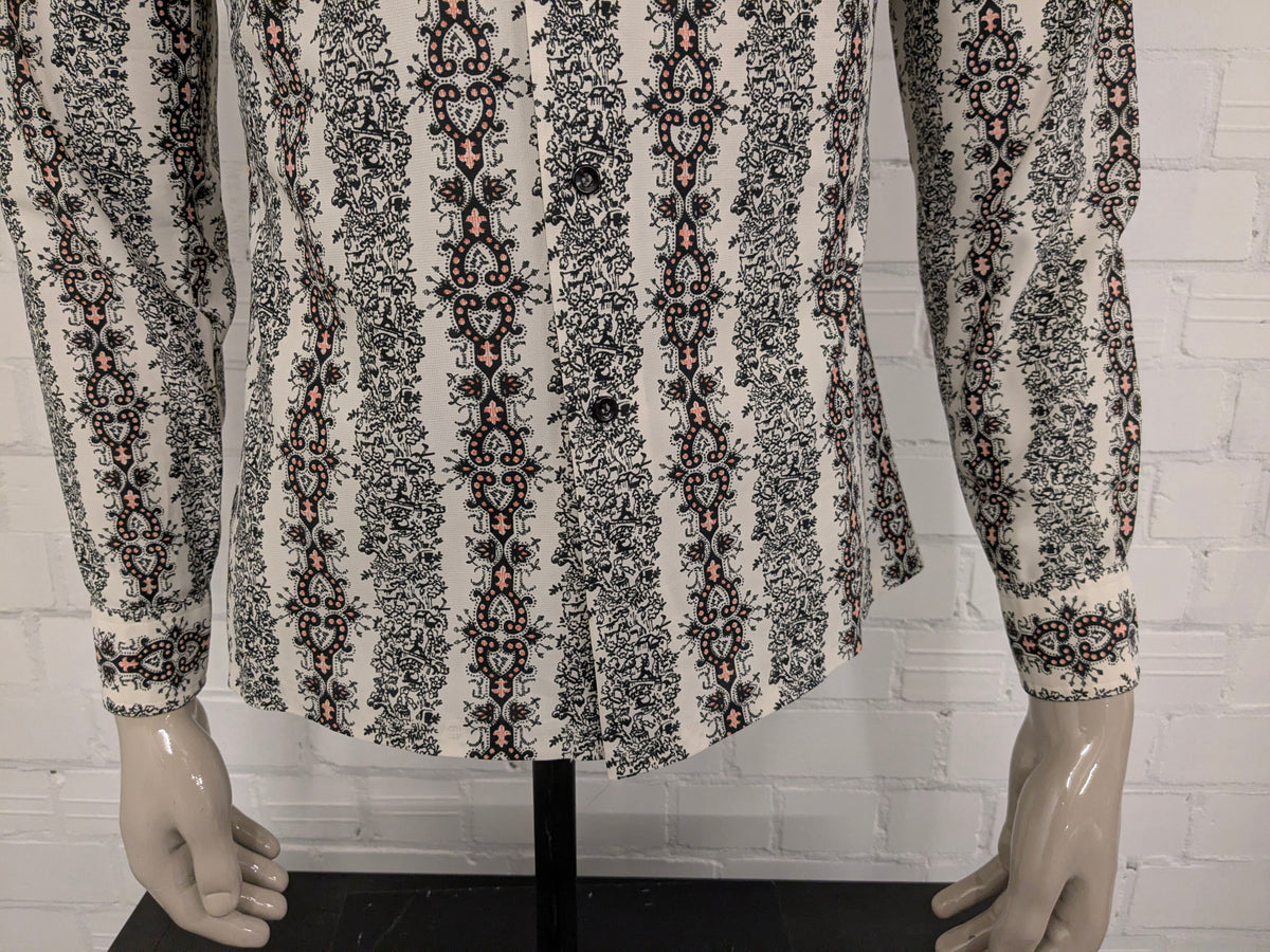 Vintage 70er Van Heusen Hemd mit Rundkragen. Schwarz-Beige-Orange-Druck. Größe M.