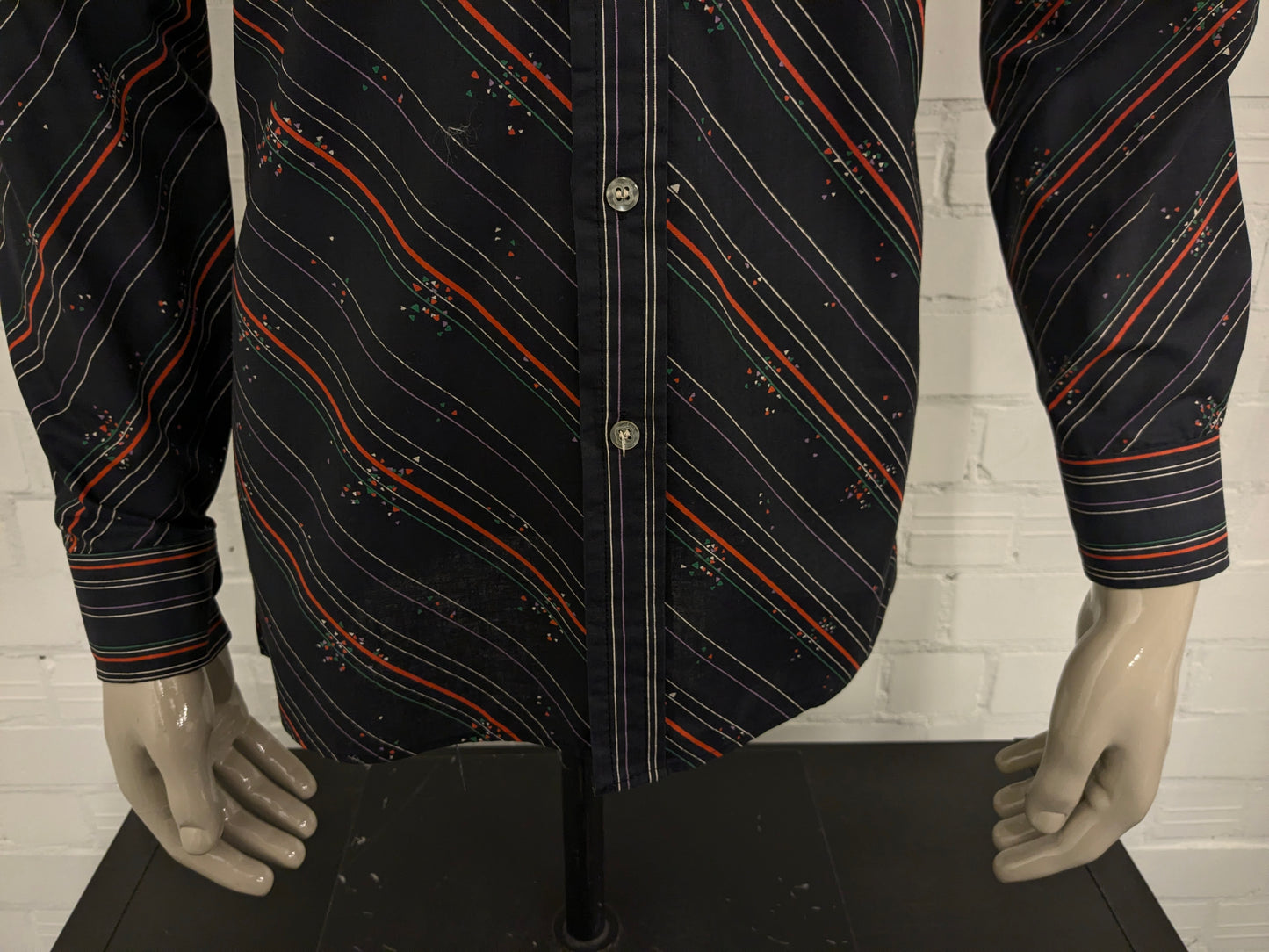 Vintage Trendsetter overhemd. Zwart Oranje Paars Groene print. Maat M.