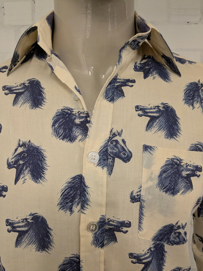 Vintage Ataka overhemd met puntkraag. Beige Blauwe Paardenkoppen print. Maat L.