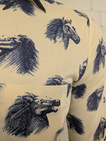 Vintage Ataka overhemd met puntkraag. Beige Blauwe Paardenkoppen print. Maat L.