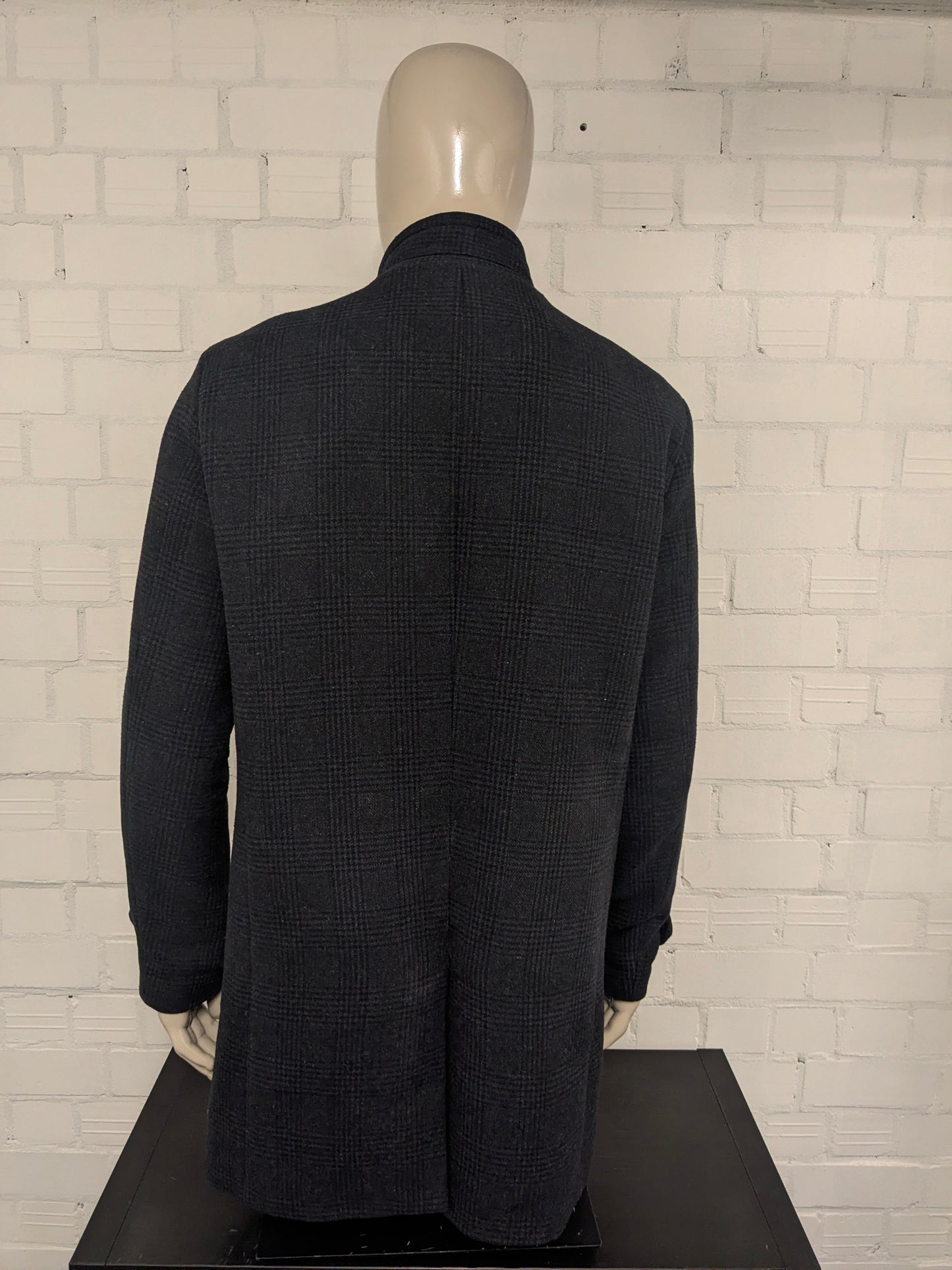 Jacke von Jack&Jones aus Premium-Wolle (recycelt). Grau Schwarz kariert. Größe XL.