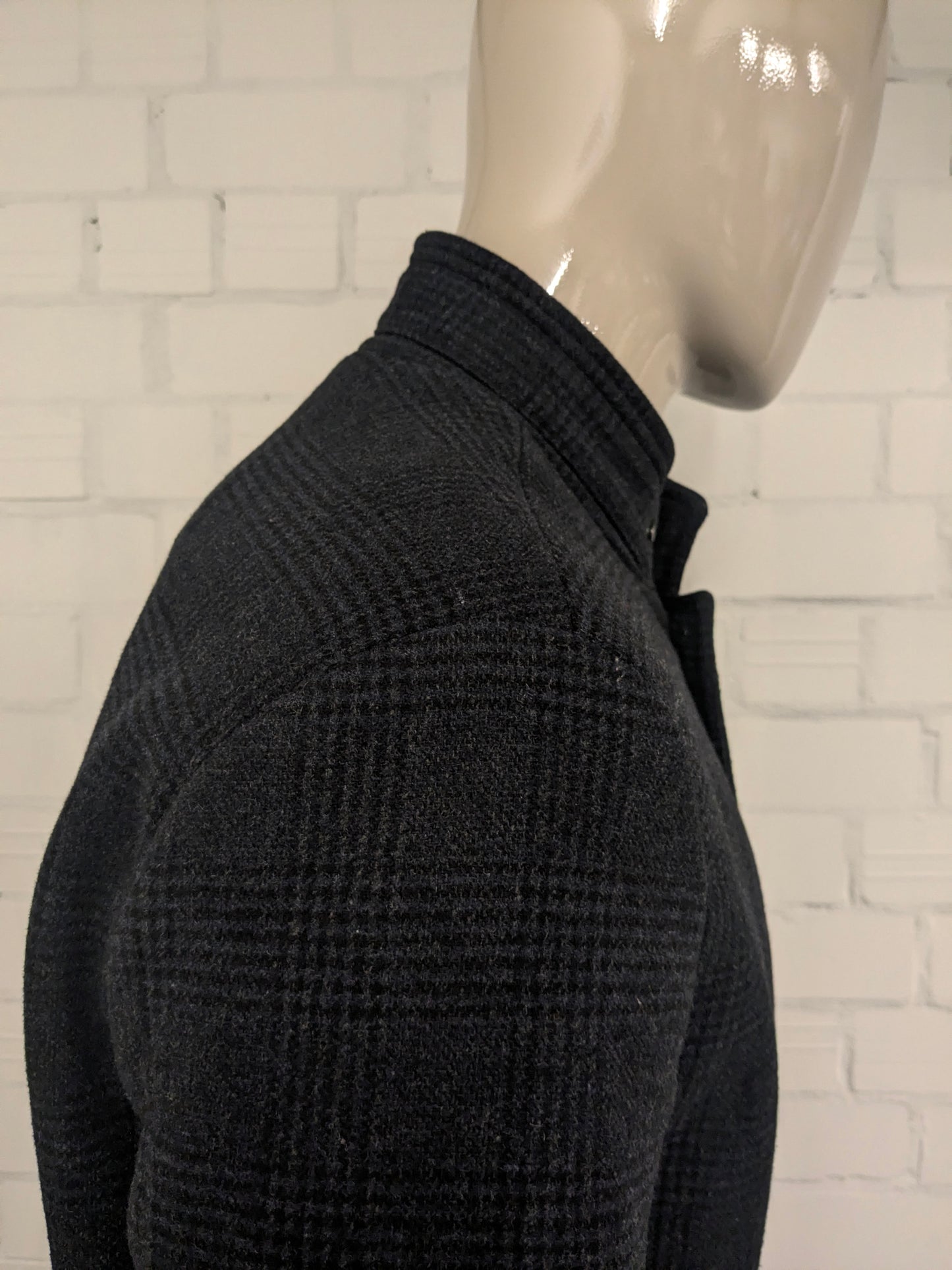 Jacke von Jack&Jones aus Premium-Wolle (recycelt). Grau Schwarz kariert. Größe XL.