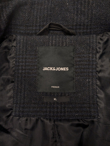 Jacke von Jack&Jones aus Premium-Wolle (recycelt). Grau Schwarz kariert. Größe XL.