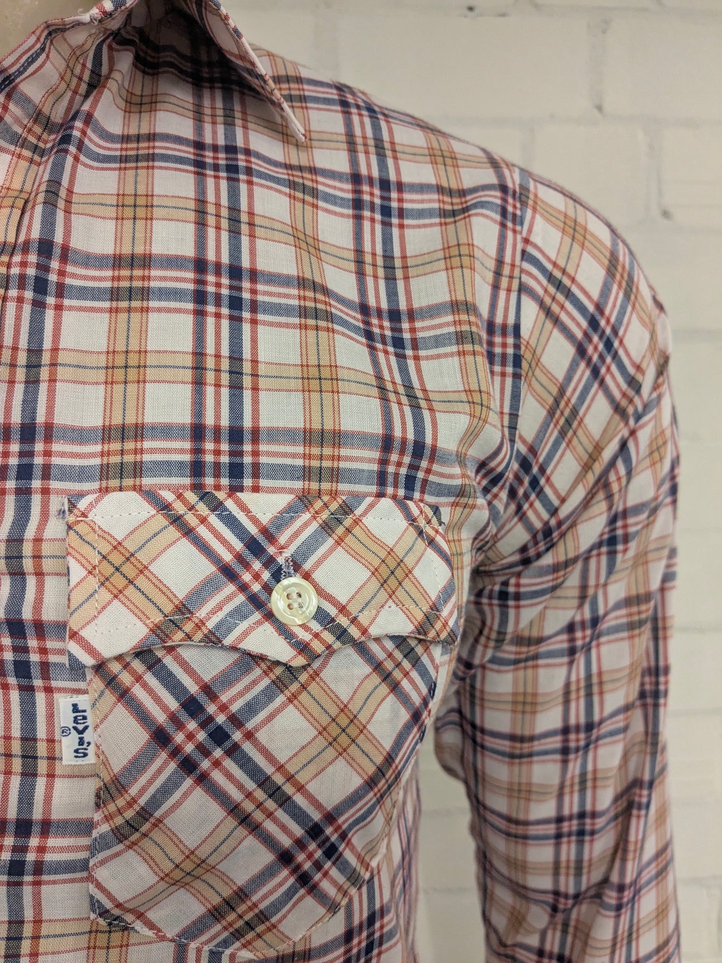 Vintage Levi's 70's overhemd. Beige Rood Blauw geruit. Maat M.