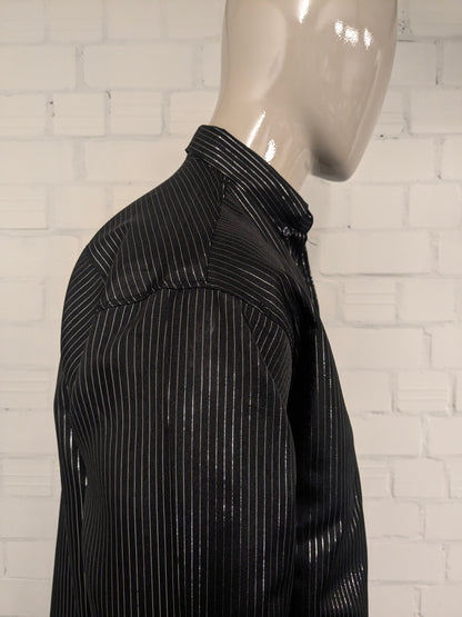 San de la vendimia. Camisa Antonia. Rayas de color negro plateado. Talla XL.