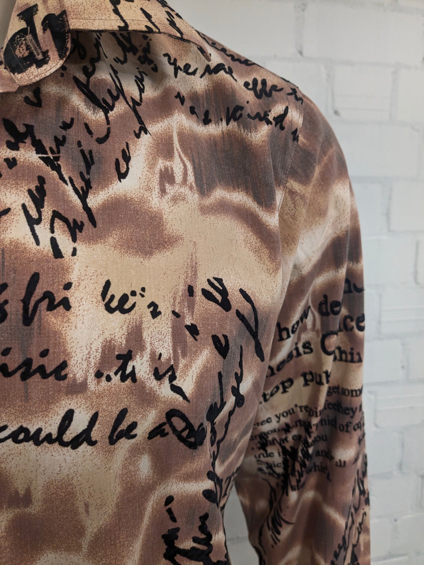 Vintage Casino Royal overhemd. Bruin Beige Zwart Print. Maat XL.