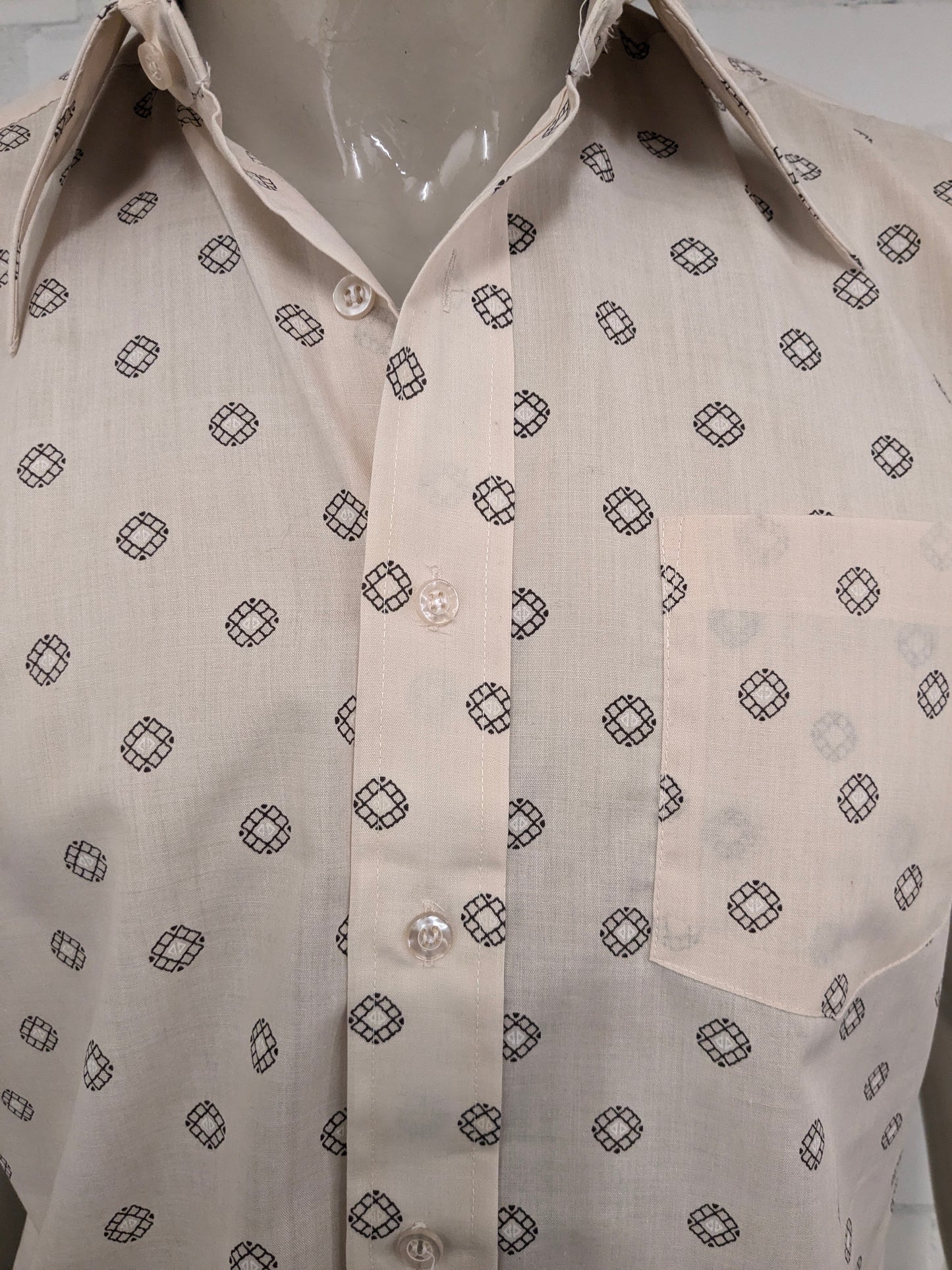 Vintage 70's Permanent Press overhemd met puntkraag en korte mouw. Beige Bruine print. Maat XL.