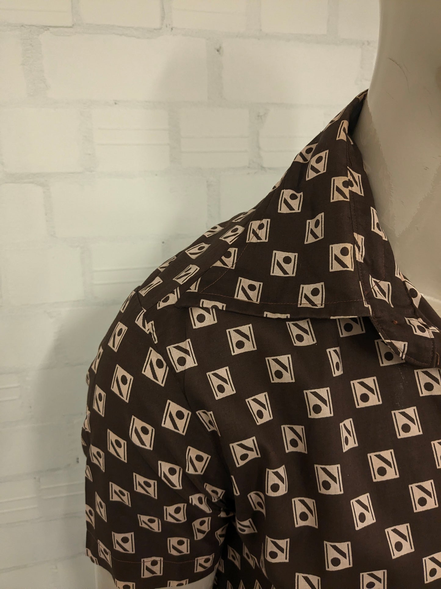 Vintage 70's P.Tarassis & Sons overhemd korte mouw met puntkraag. Bruin Beige print. Maat L.