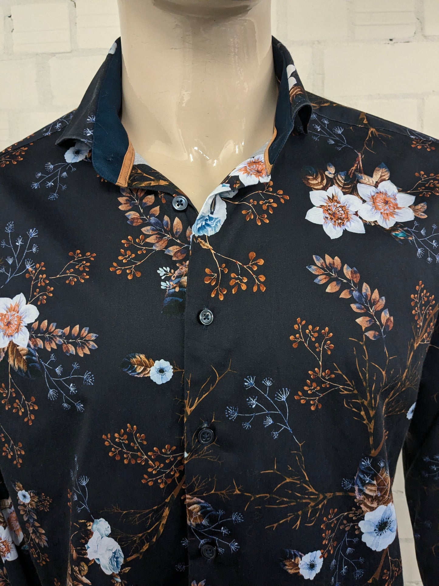 WAM Classic overhemd met korte kraag. Bruin Wit Blauwe Bloemen print. Maat XL.