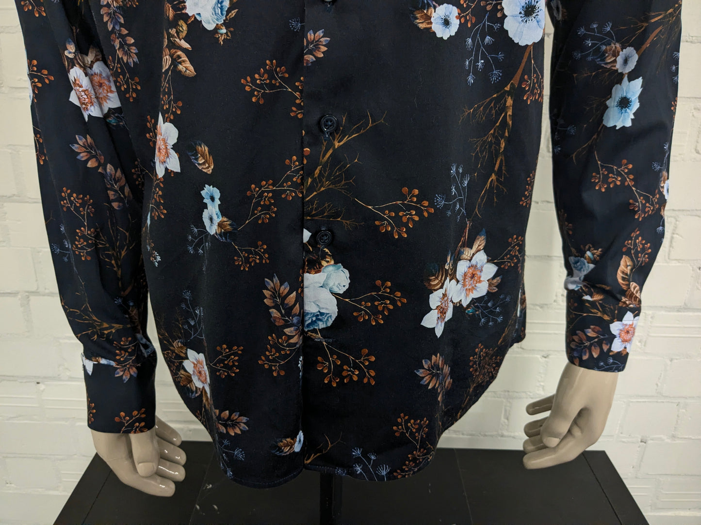 WAM Classic overhemd met korte kraag. Bruin Wit Blauwe Bloemen print. Maat XL.