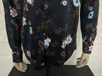 WAM Classic overhemd met korte kraag. Bruin Wit Blauwe Bloemen print. Maat XL.