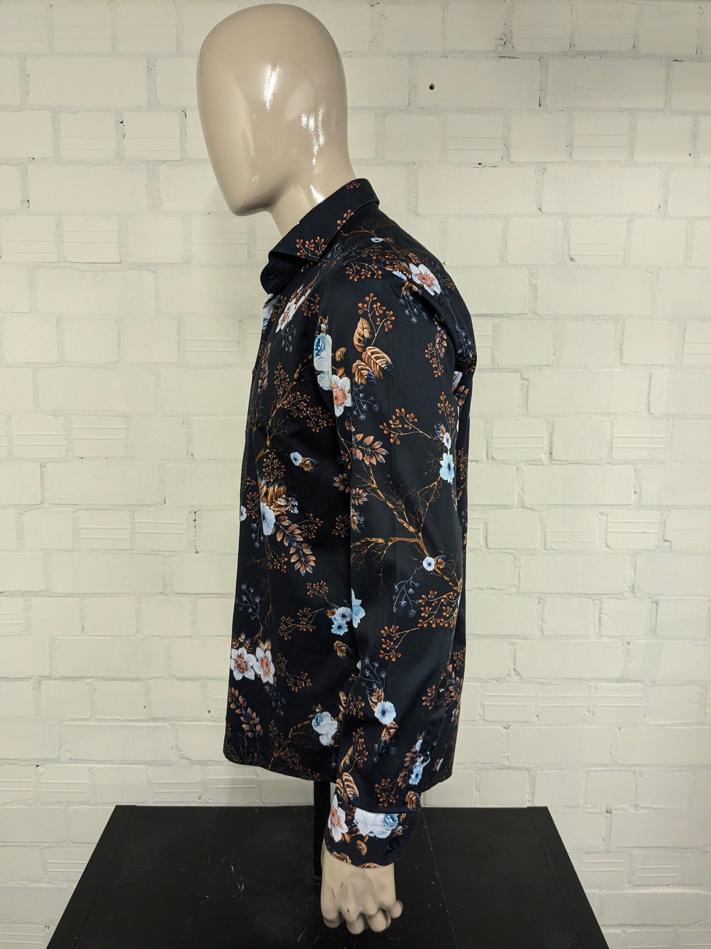 WAM Classic overhemd met korte kraag. Bruin Wit Blauwe Bloemen print. Maat XL.