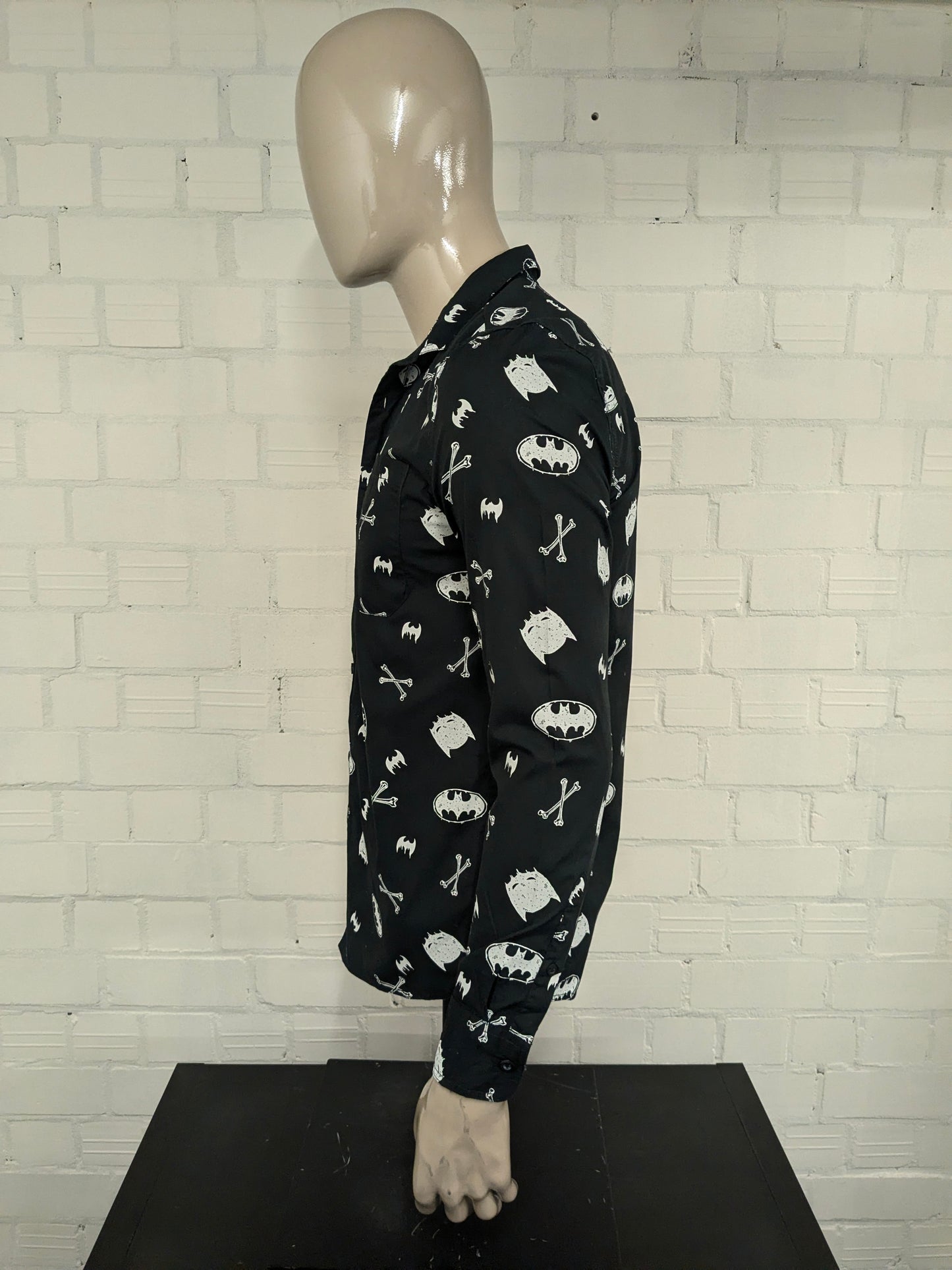 Cropp overhemd. Zwart Witte Batman print. Maat M. sim fit.