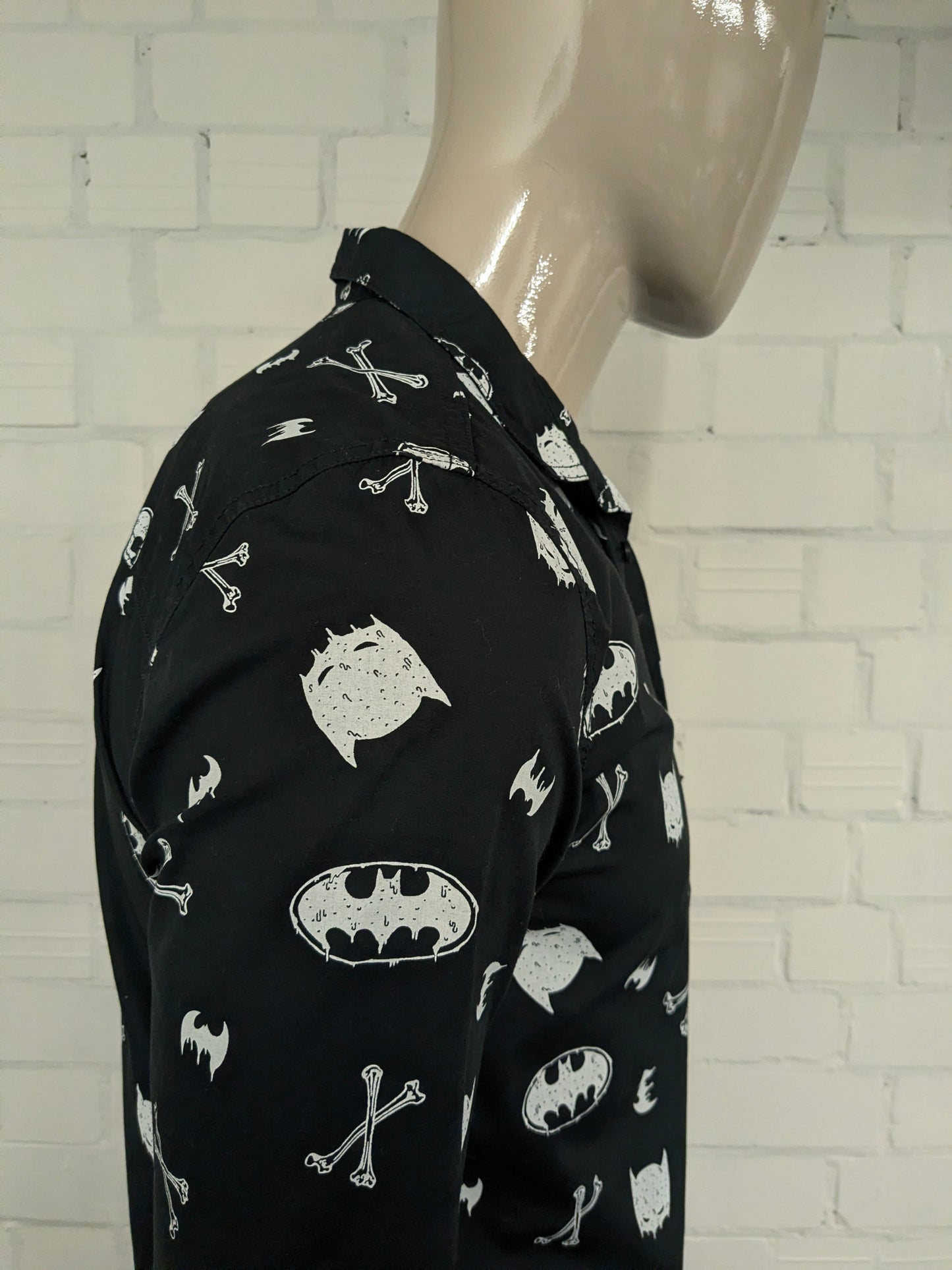Cropp overhemd. Zwart Witte Batman print. Maat M. sim fit.