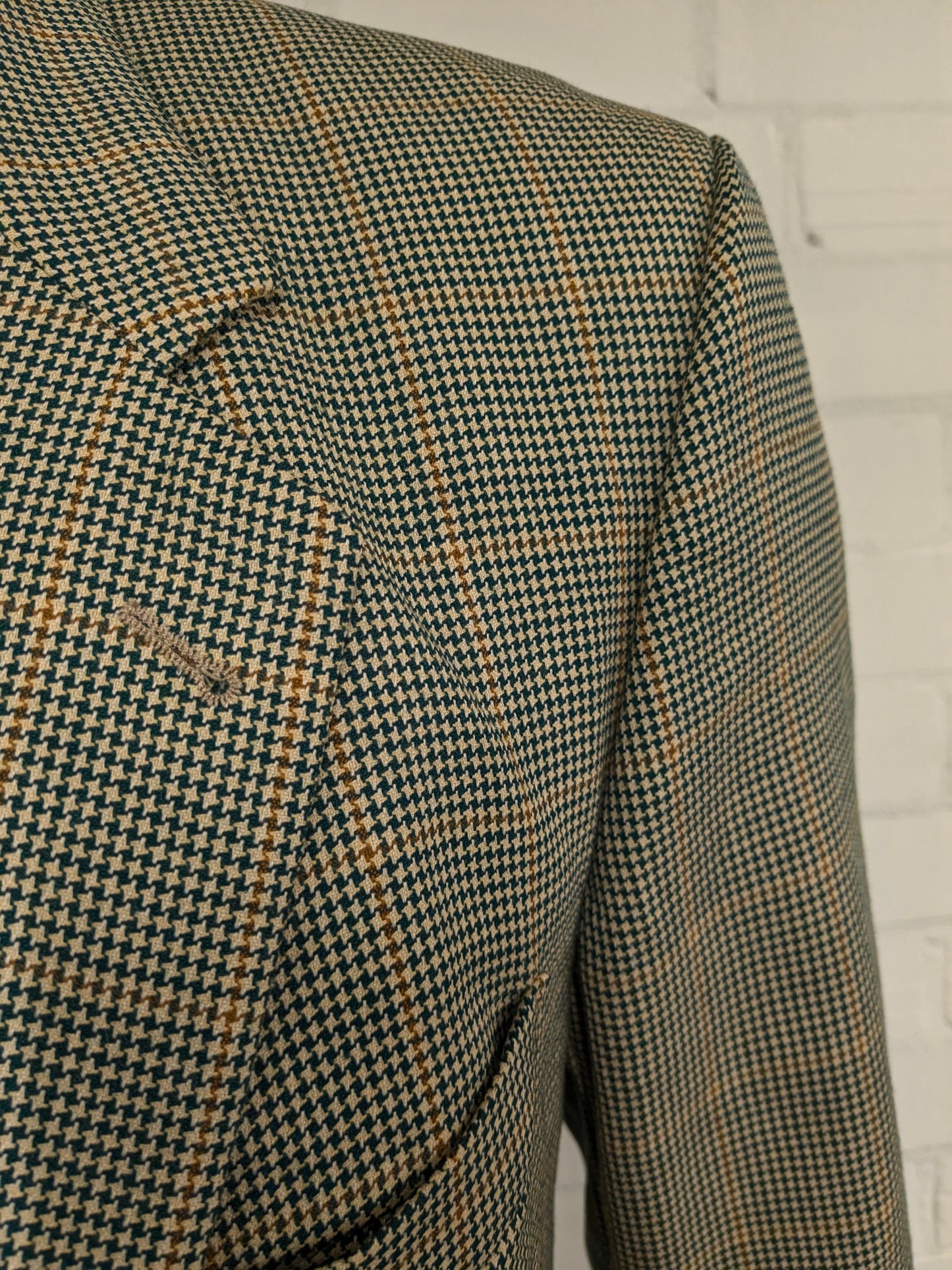 Vintage Hugo Boss colbert. Groen Bruin motief. Maat 106 (52 / L) Lang model.
