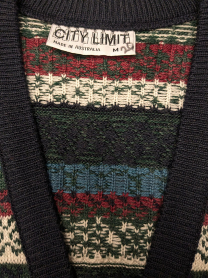 Vintage City Limit Wollen spencer / gilet met mooie knopen. Groen Blauw Rood motief. Maat M. 30% Wol.