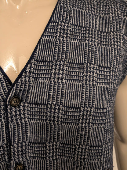 Gio Ferrari Lamswollen gilet. Blauw Grijs geruit. Maat L. 80% Lamswol.
