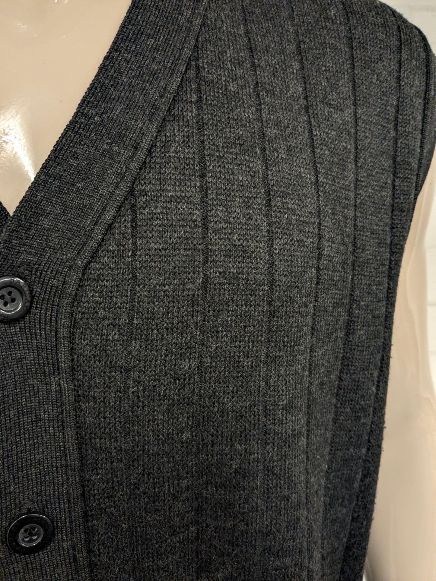Vintage Barisal Wollen spencer / gilet. Donker Grijs gemêleerd. Maat XL. 50% Wol.