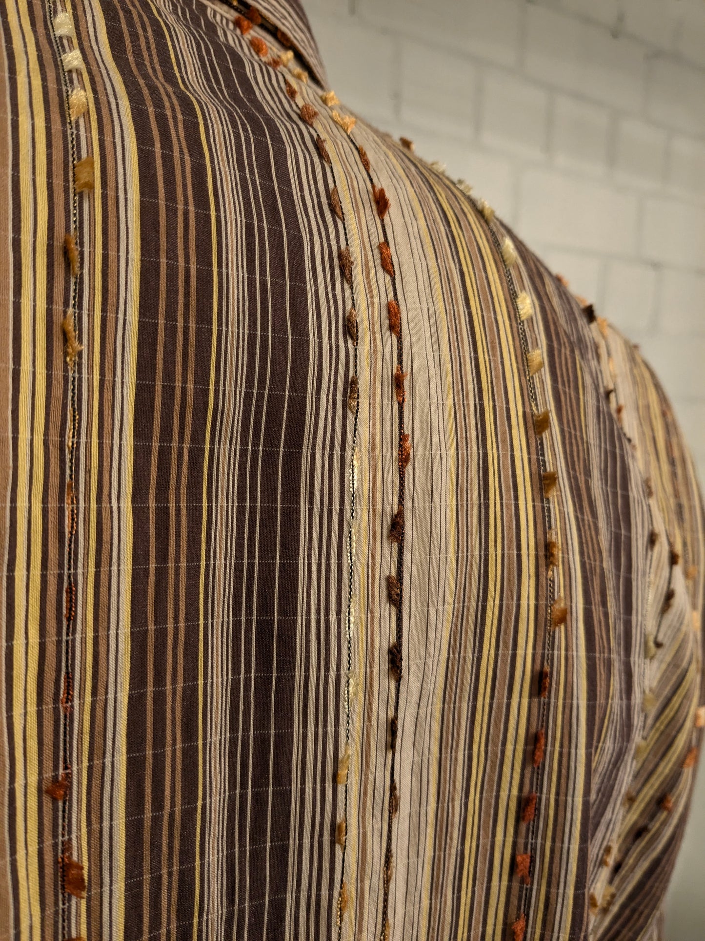 Vintage Tipo's overhemd korte mouw. Bruin Gele print met mini franjes. Maat XL. slim.