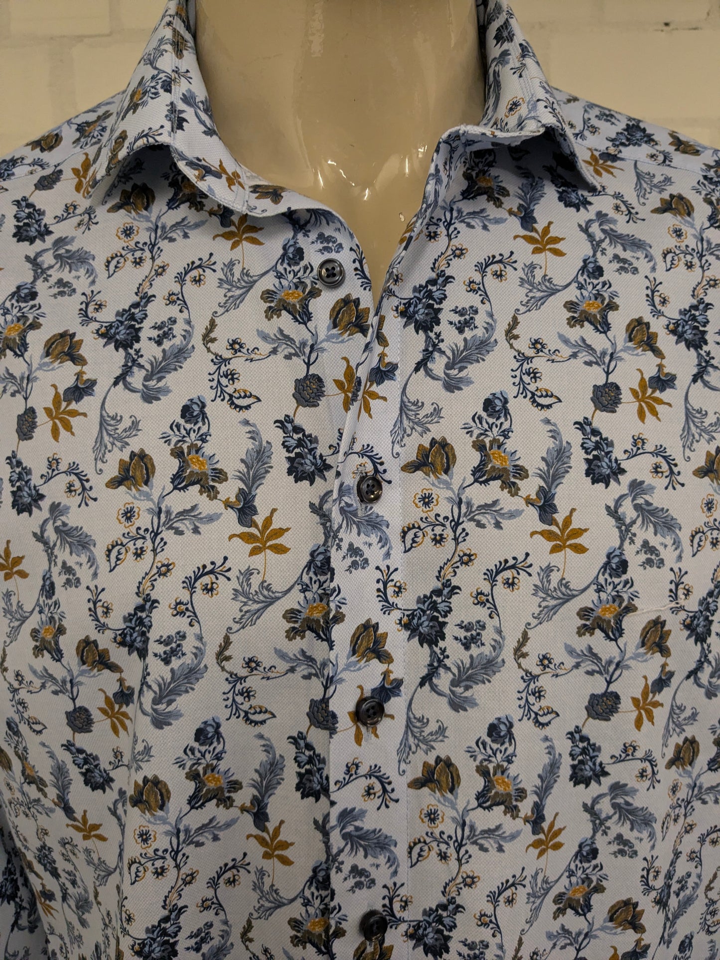 Chemise Olymp Louxor. Imprimé floral bleu marron. Taille XL. coupe moderne.